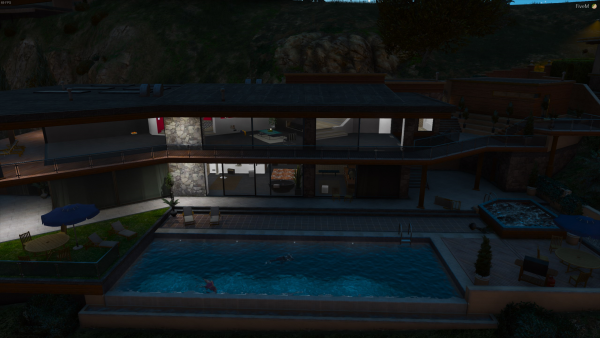 Rich Vinewood Pool Party